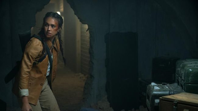 Trigger Warning merupakan film terbaru yang dibintangi Jessica Alba. Film bergenre laga thriller itu juga menjadi debut sutradara Indonesia, Mouly Surya, di Hollywood.